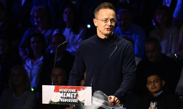 Сиярто издавал на Русия не само информация около Украйна